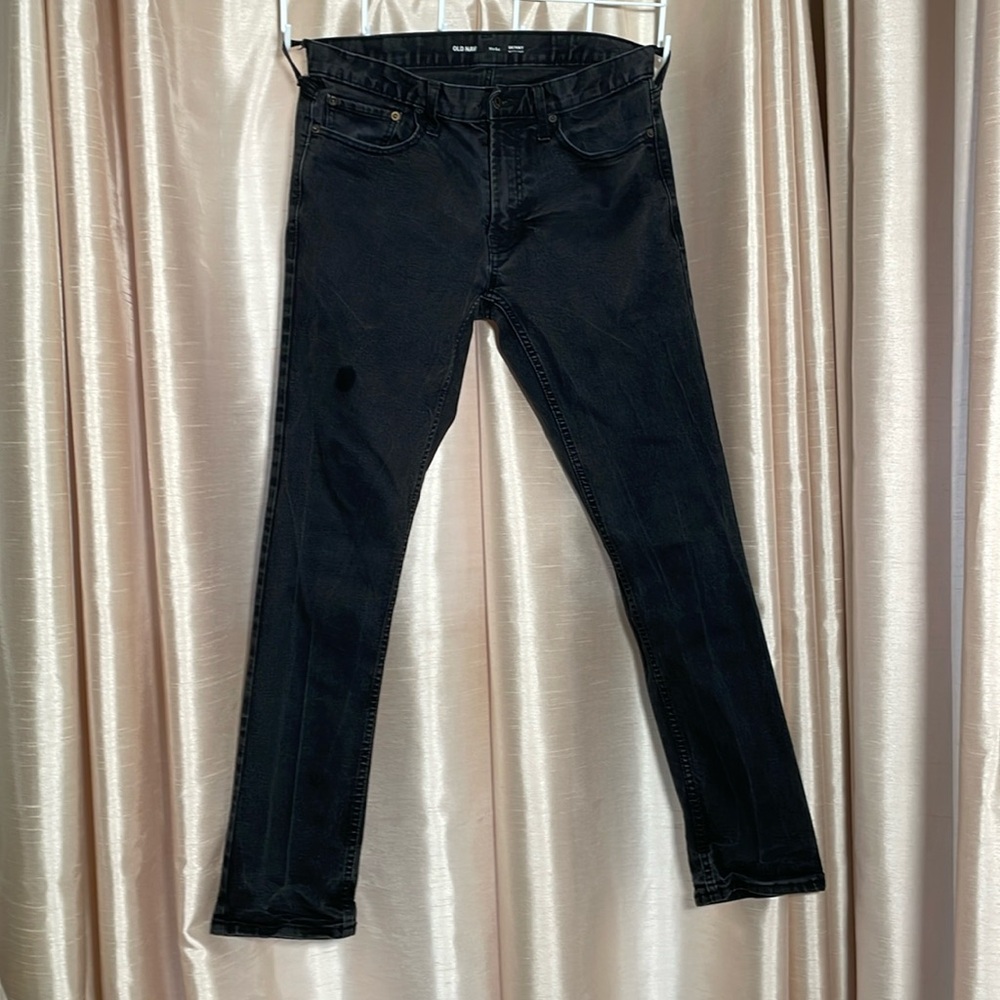 Old Navy men’s skinny jeans, size 31/32, good used condition